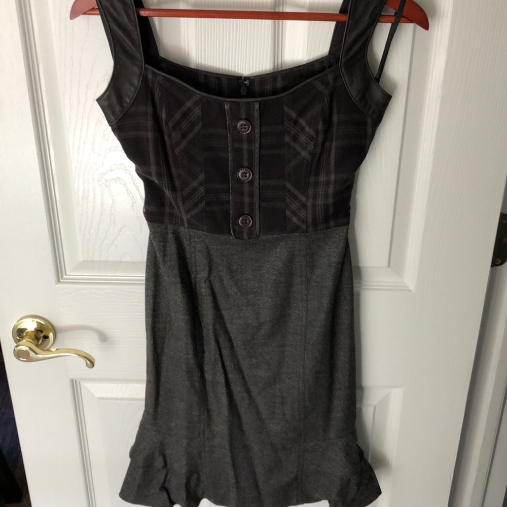 Bebe Size 0 Fitted Dress
